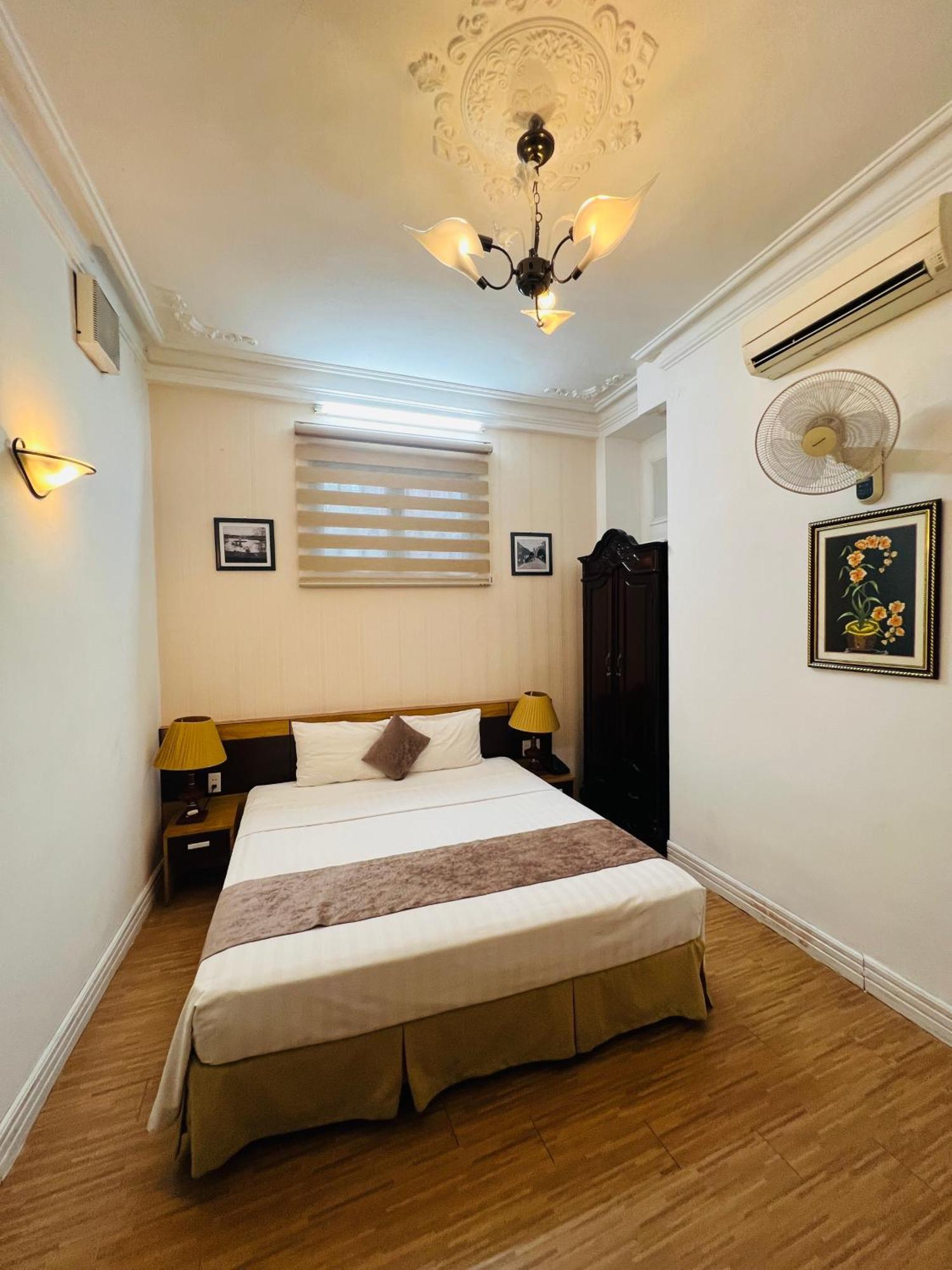 Hanoi Win Hotel & Travel Bagian luar foto