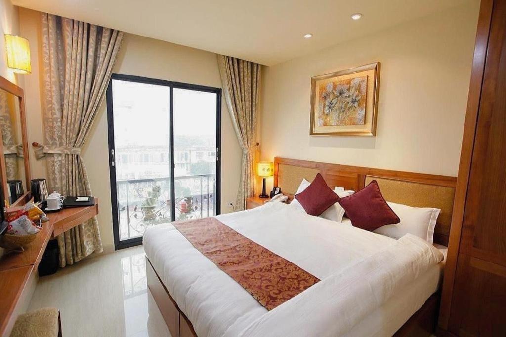 Hanoi Win Hotel & Travel Bagian luar foto