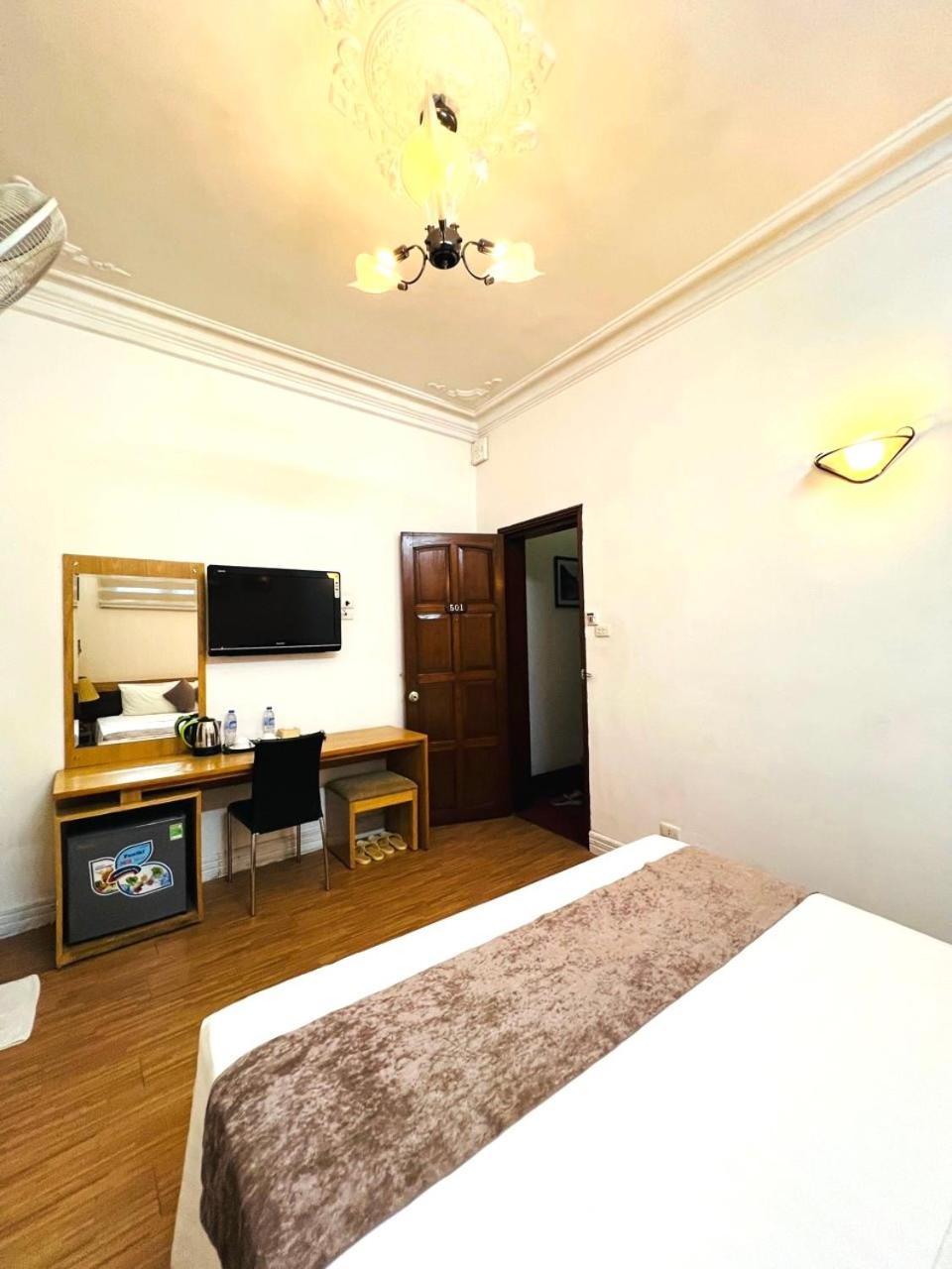 Hanoi Win Hotel & Travel Bagian luar foto